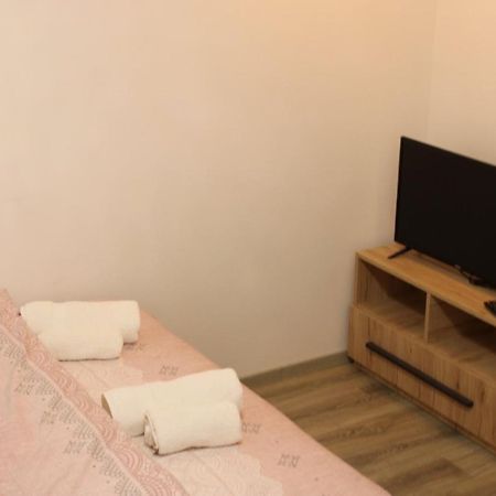Eleon Motel Brezovice Bagian luar foto