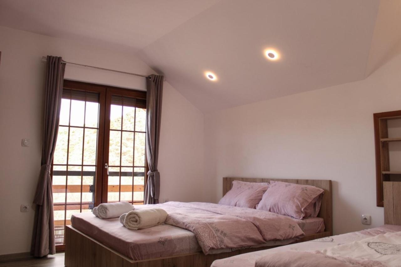Eleon Motel Brezovice Bagian luar foto