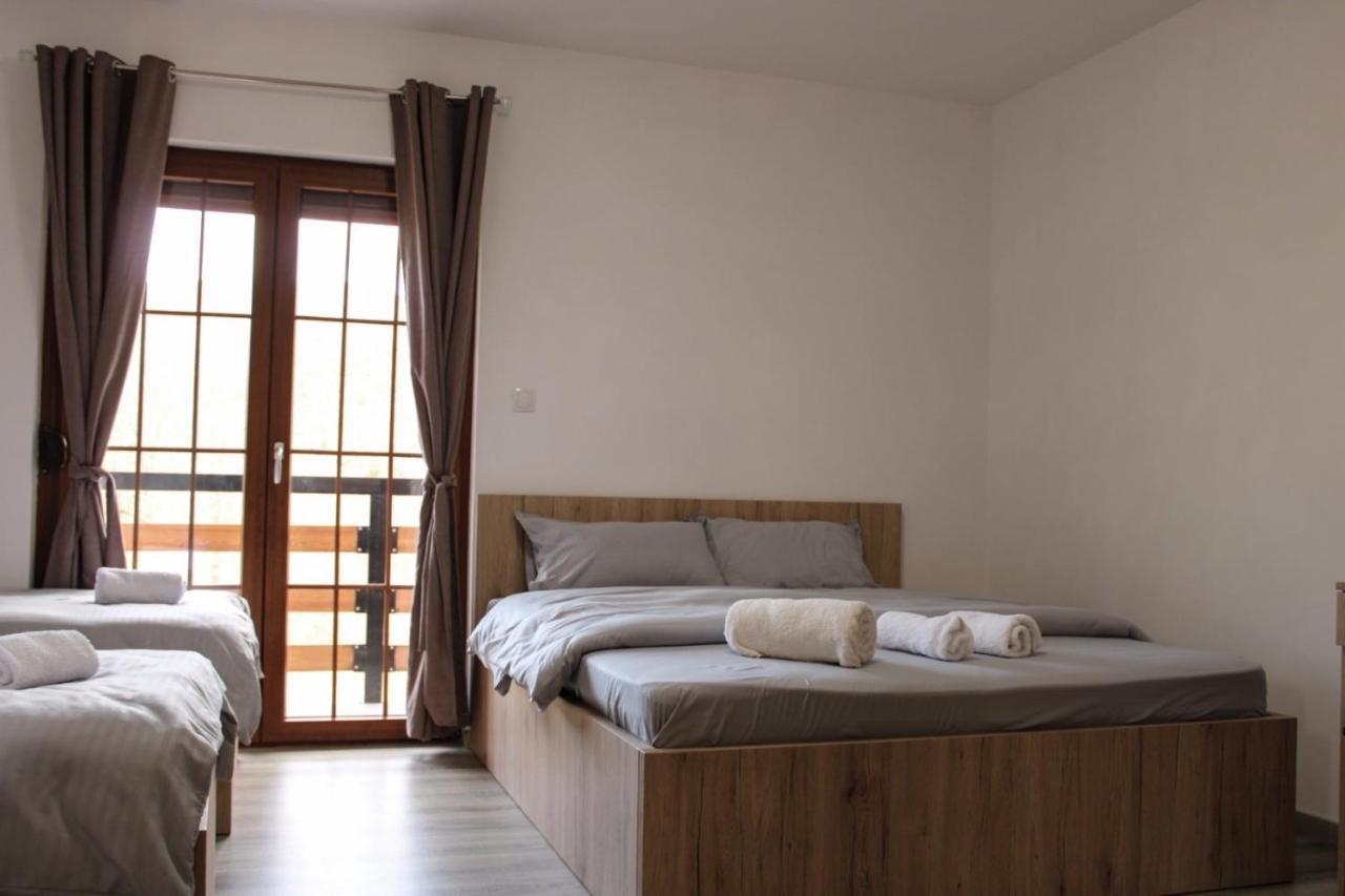 Eleon Motel Brezovice Bagian luar foto