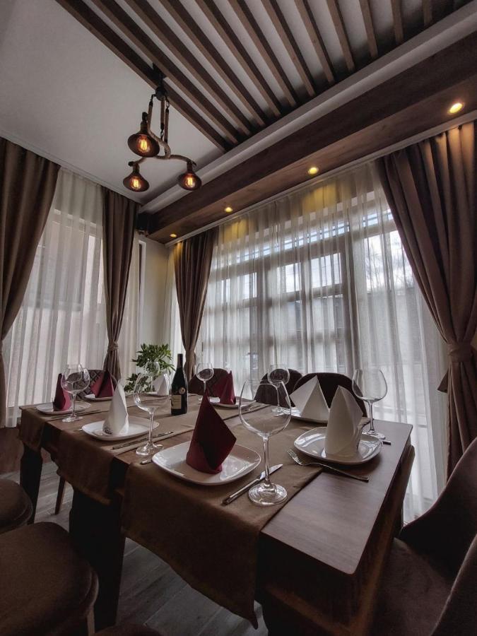 Eleon Motel Brezovice Bagian luar foto