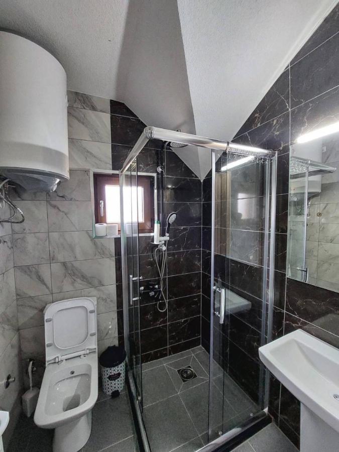 Eleon Motel Brezovice Bagian luar foto