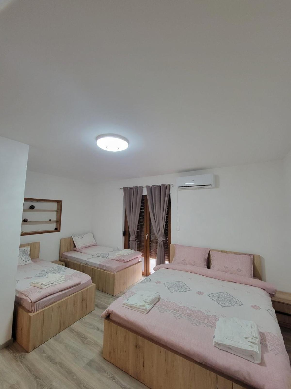 Eleon Motel Brezovice Bagian luar foto