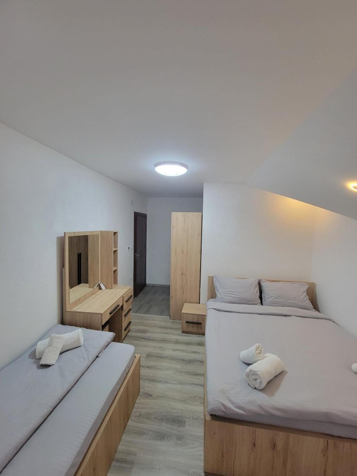 Eleon Motel Brezovice Bagian luar foto